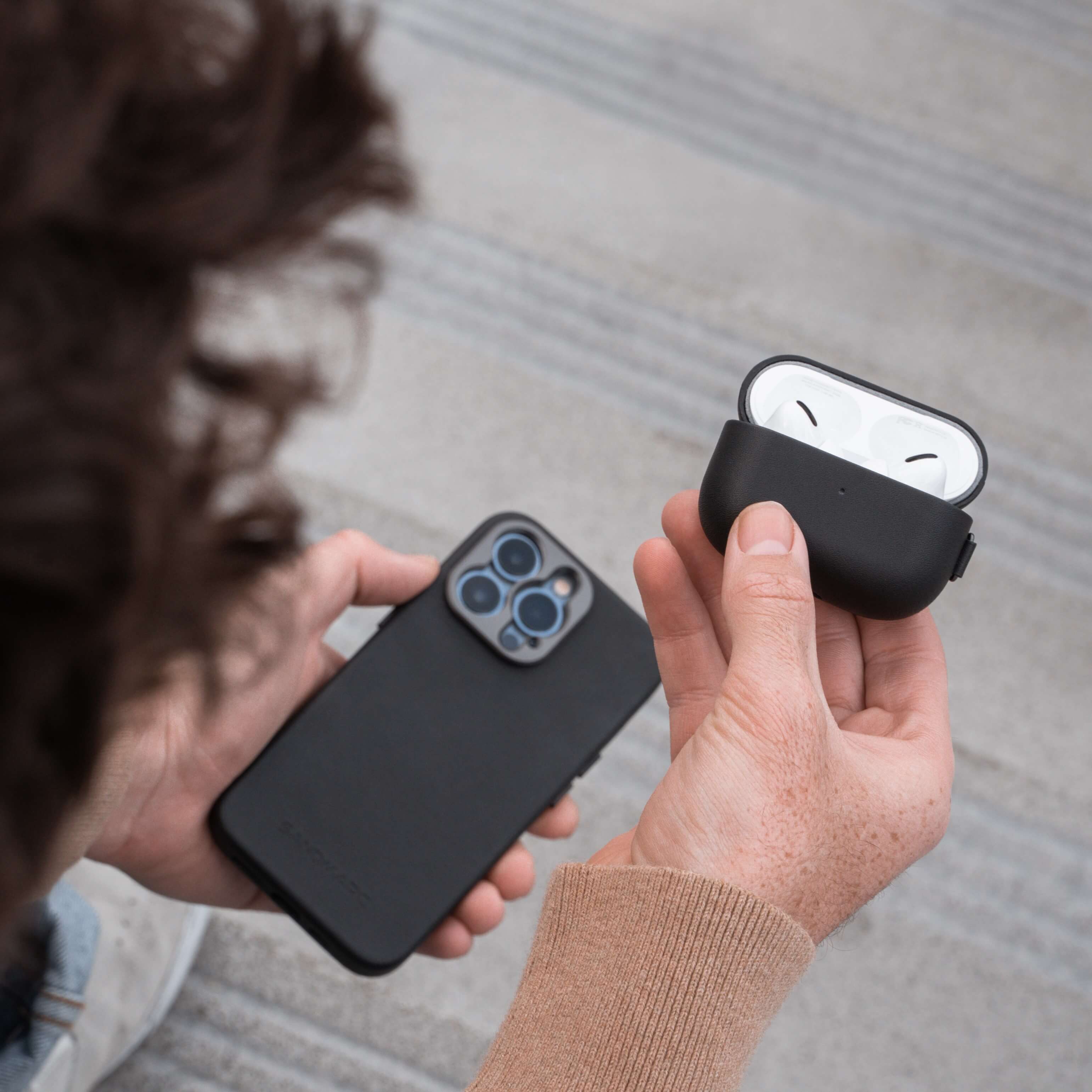 Refurbished Leather Edition - AirPods Pro Case - Image 18