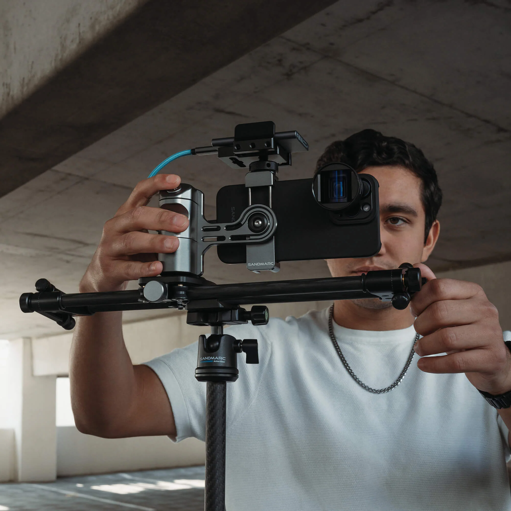 Refurbished Anamorphic Lens Edition - iPhone 16 Pro - Image 13
