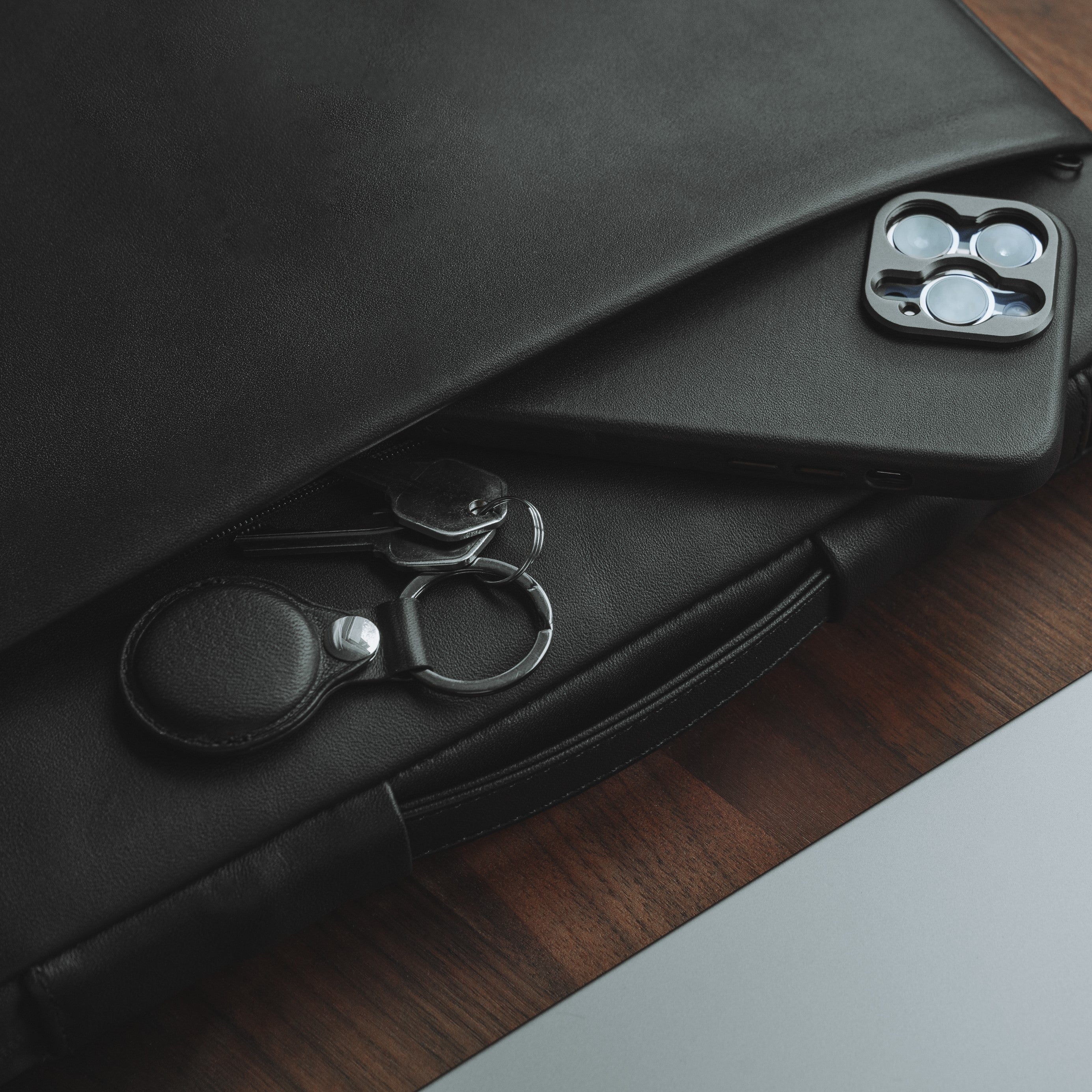 Refurbished Leather Edition - AirTag Key Chain - Image 4