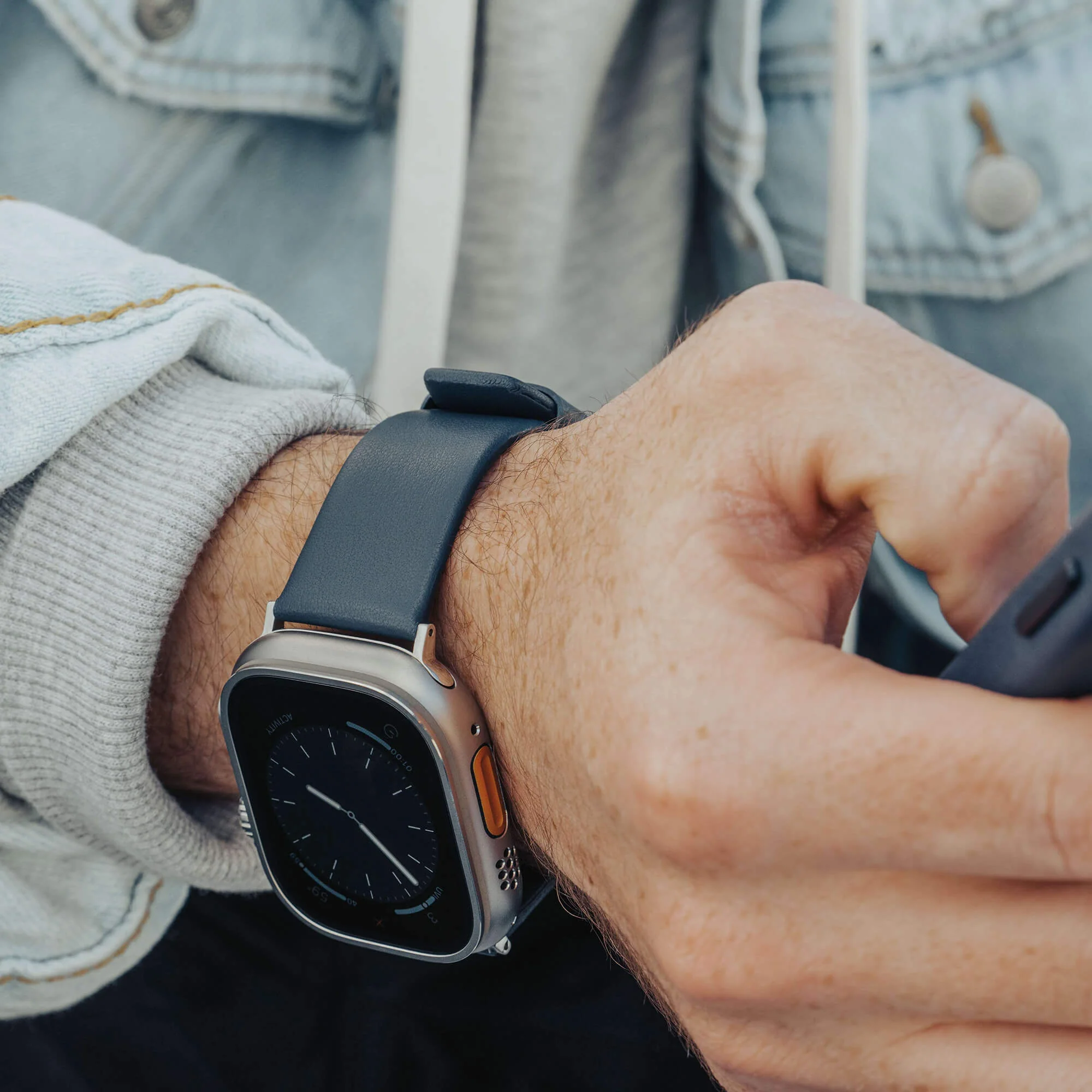 Refurbished Leather Edition - Apple Watch Ultra Band - Image 12