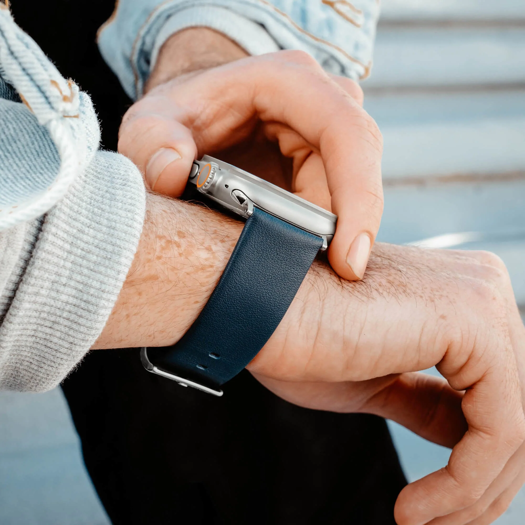 Refurbished Leather Edition - Apple Watch Ultra Band - Image 16