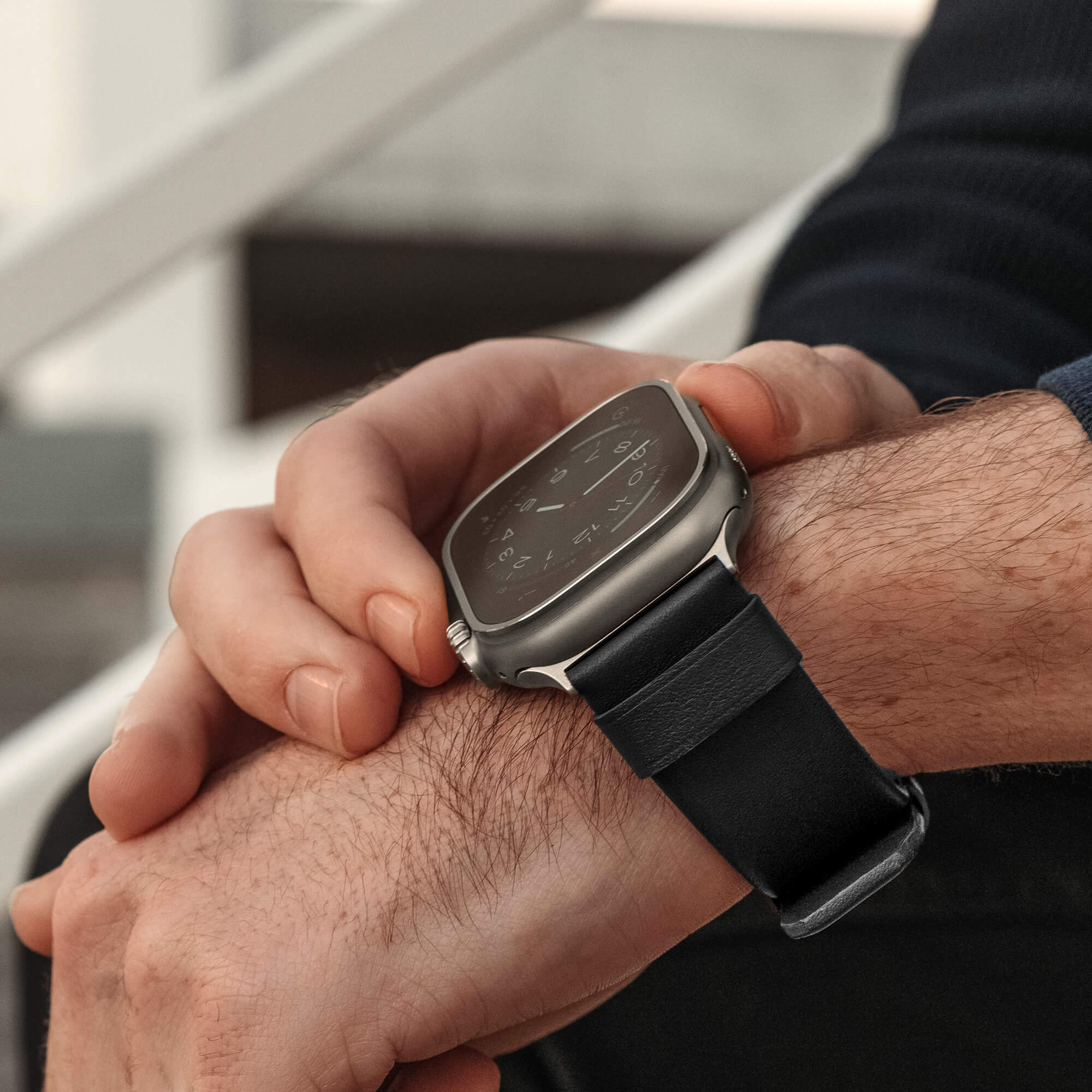 Refurbished Leather Edition - Apple Watch Ultra Band - Image 7