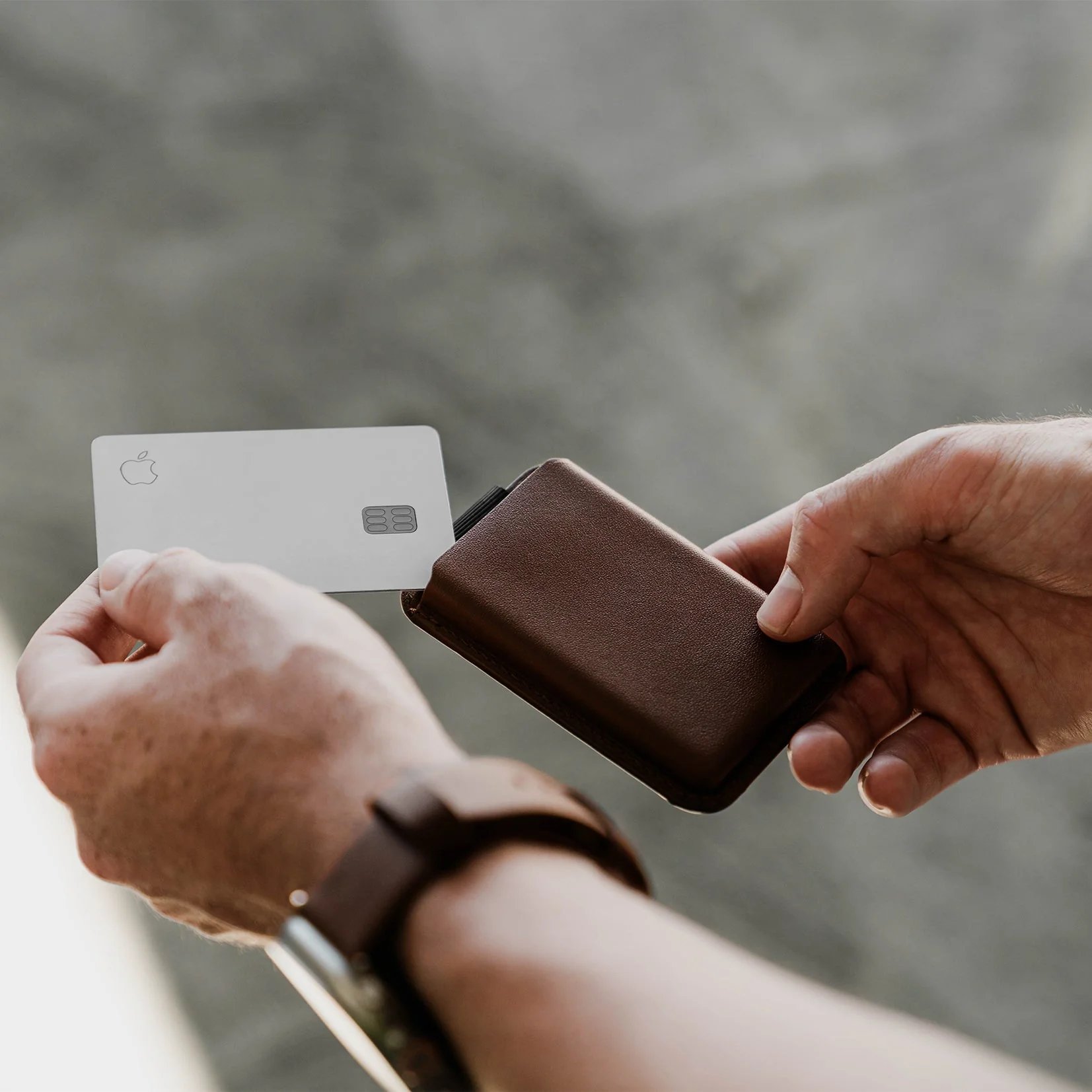 Refurbished Leather Wallet - iPhone (MagSafe Compatible) - Image 5