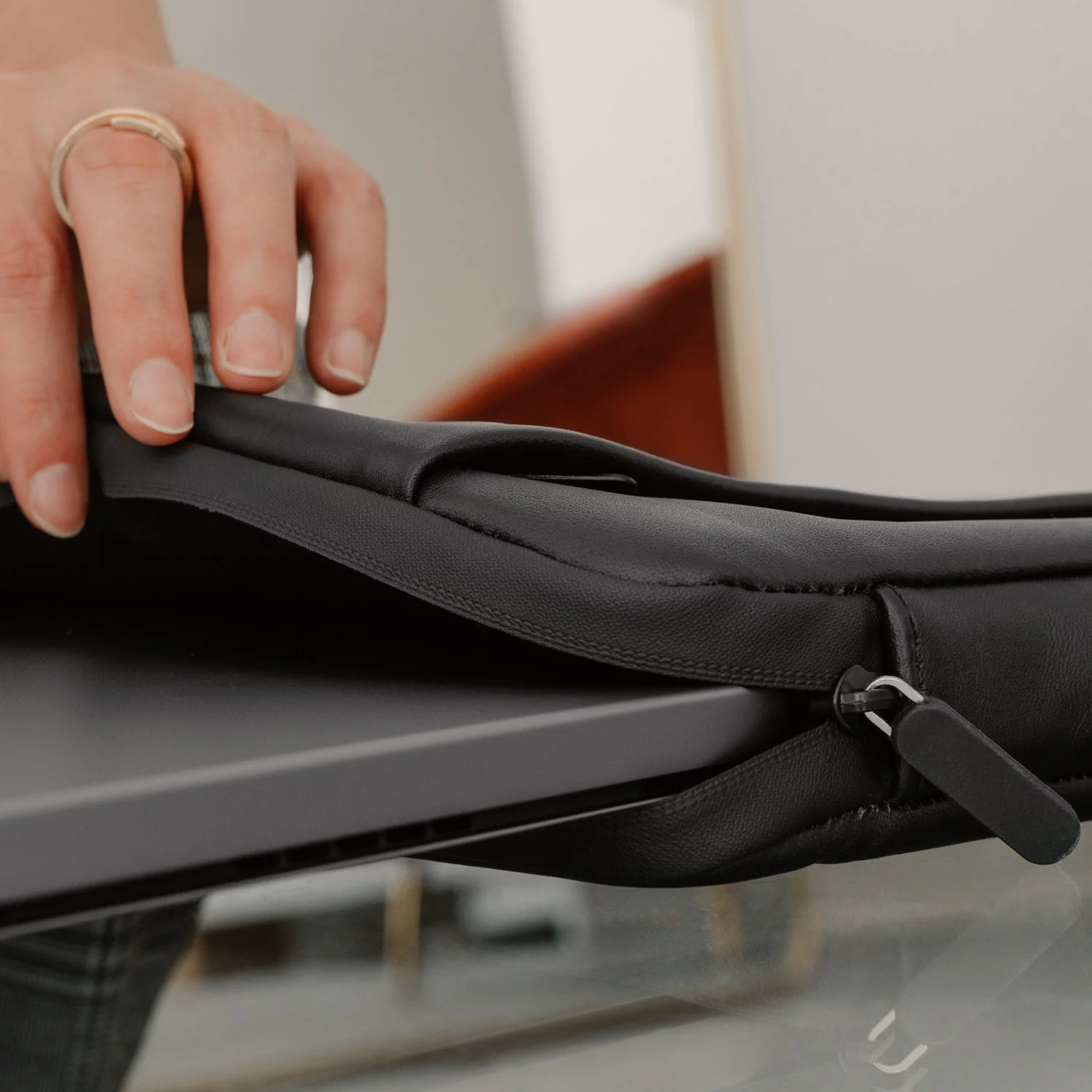 Refurbished Leather Edition - MacBook Pro/Air Case (Bag) 16" & 15" - Image 11
