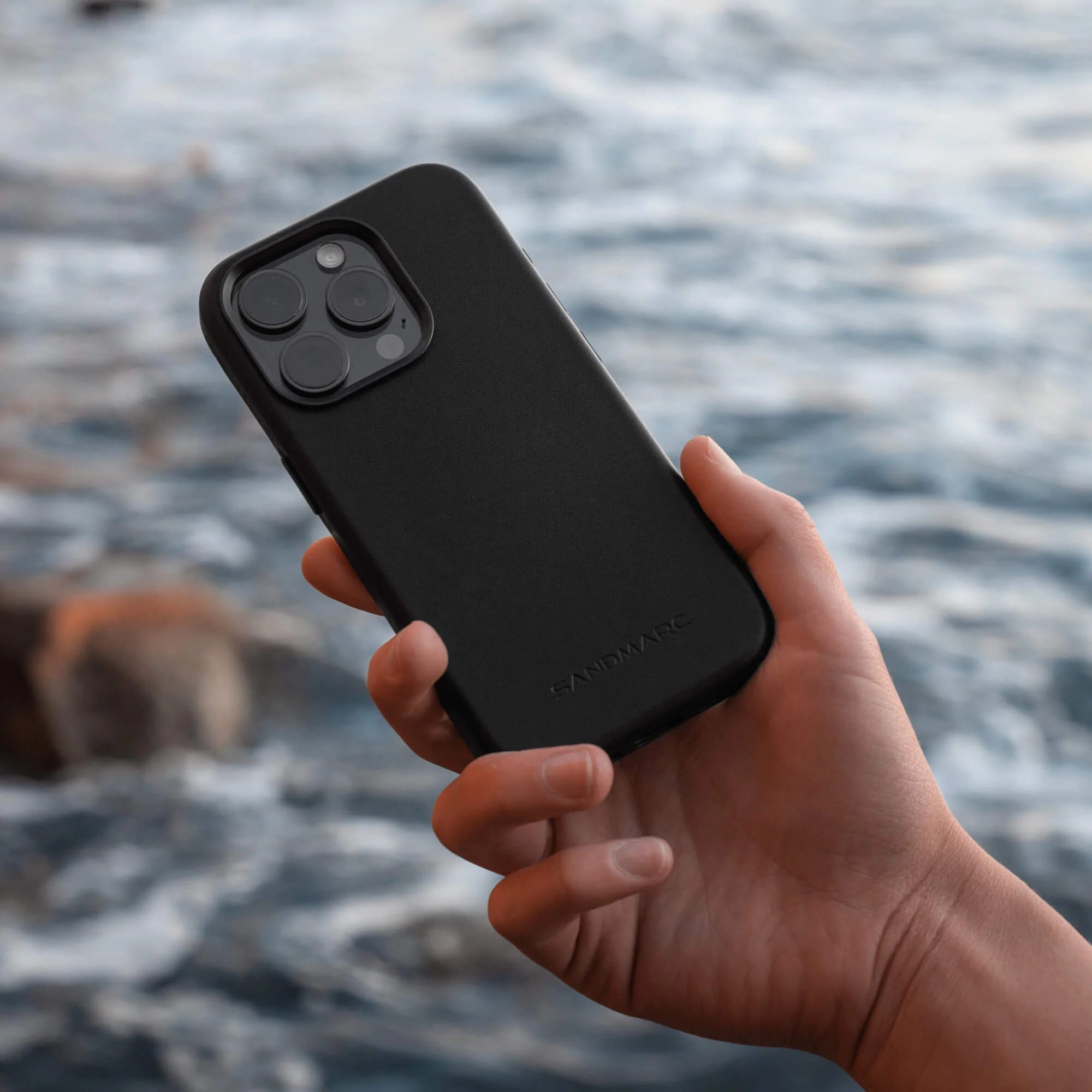 Refurbished Minimal Leather Case - iPhone 15 Pro Max - Black - Image 4