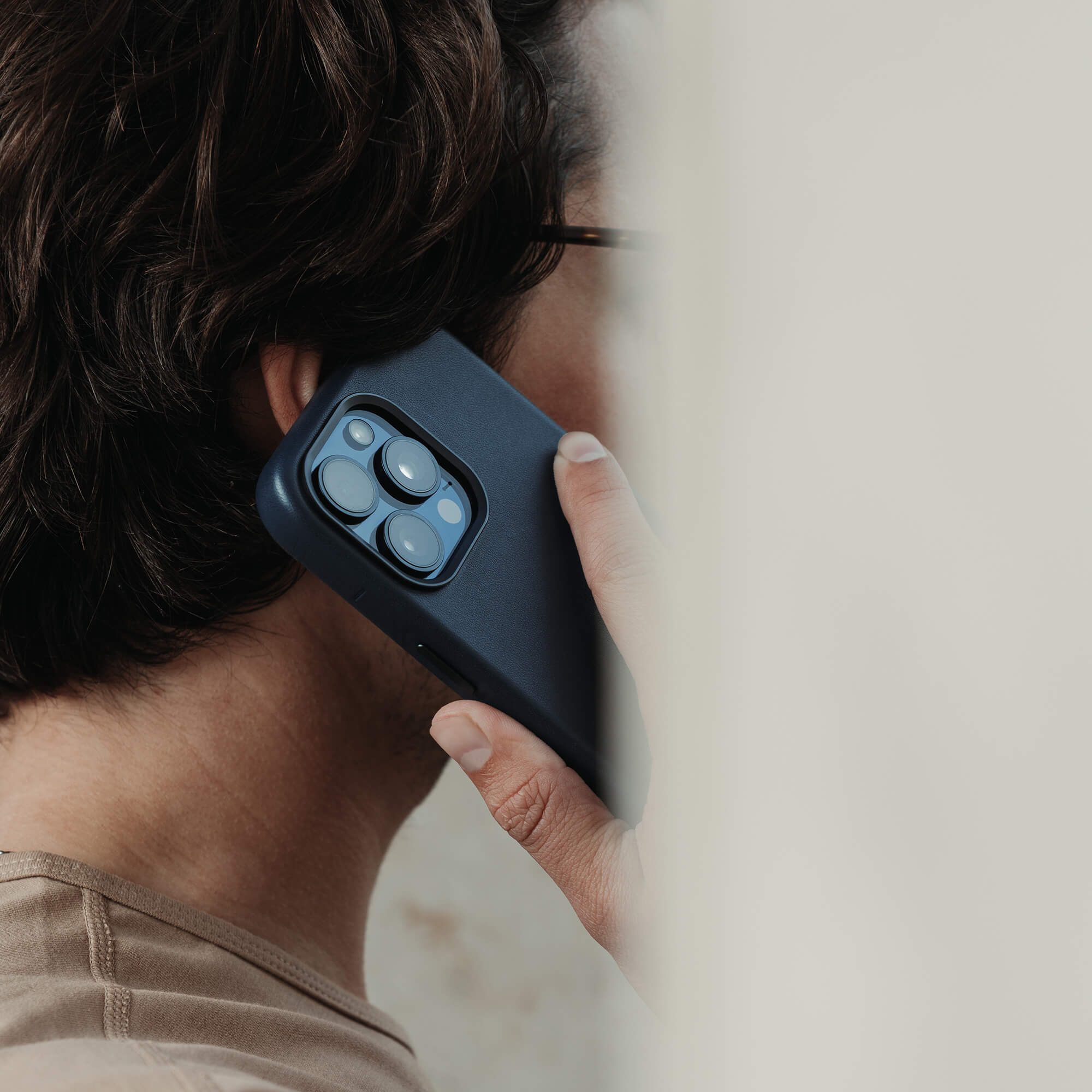 Refurbished Minimal Leather Case - iPhone 15 Pro Max - Navy - Image 4