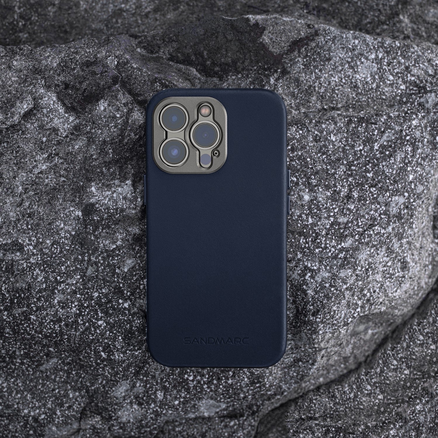 Refurbished Pro Leather Case - iPhone 14 Pro Max - Navy (MagSafe Compatible) - Image 3