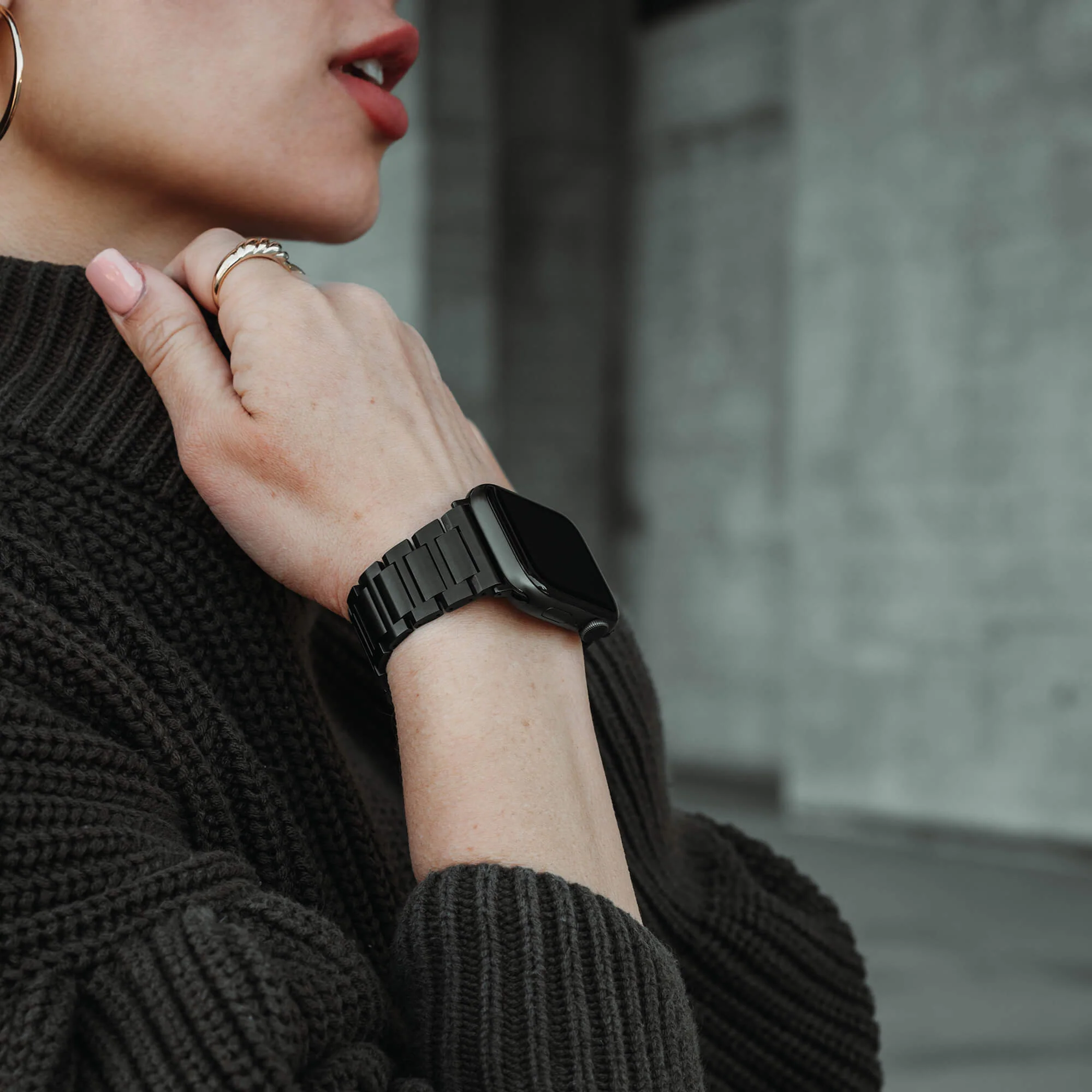 Refurbished Stainless Steel Edition - Apple Watch Band | Black - Image 3