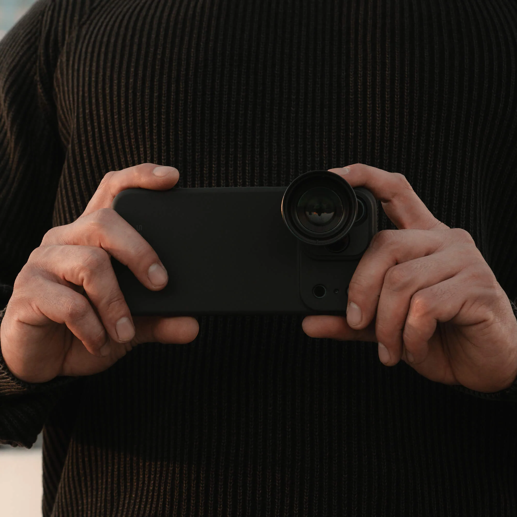 Refurbished Telephoto 2x Lens Edition - iPhone 17 - Image 3