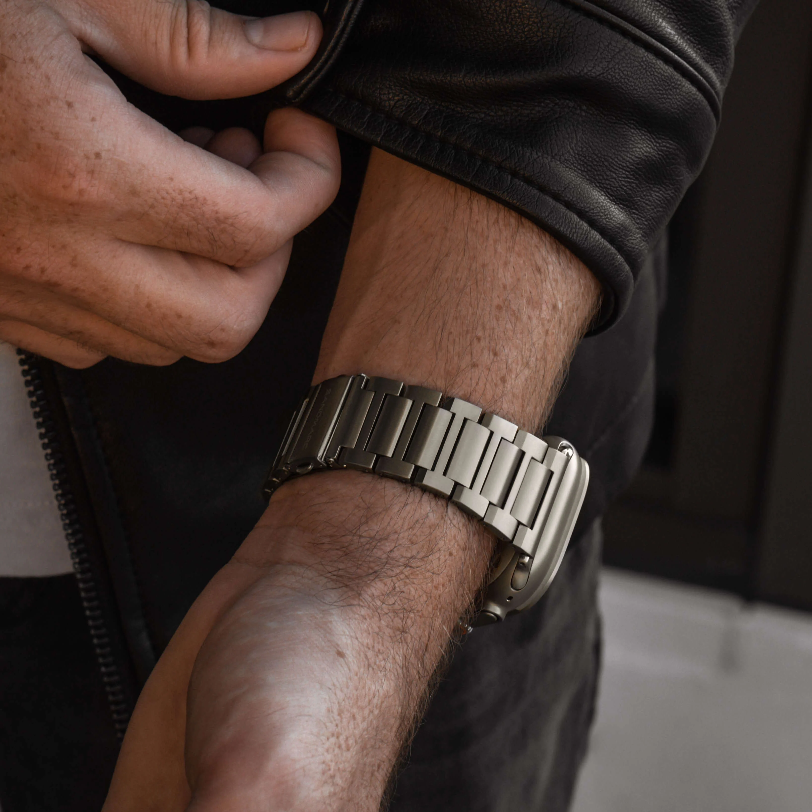 Refurbished Titanium Edition - Apple Watch Ultra Band - Image 5
