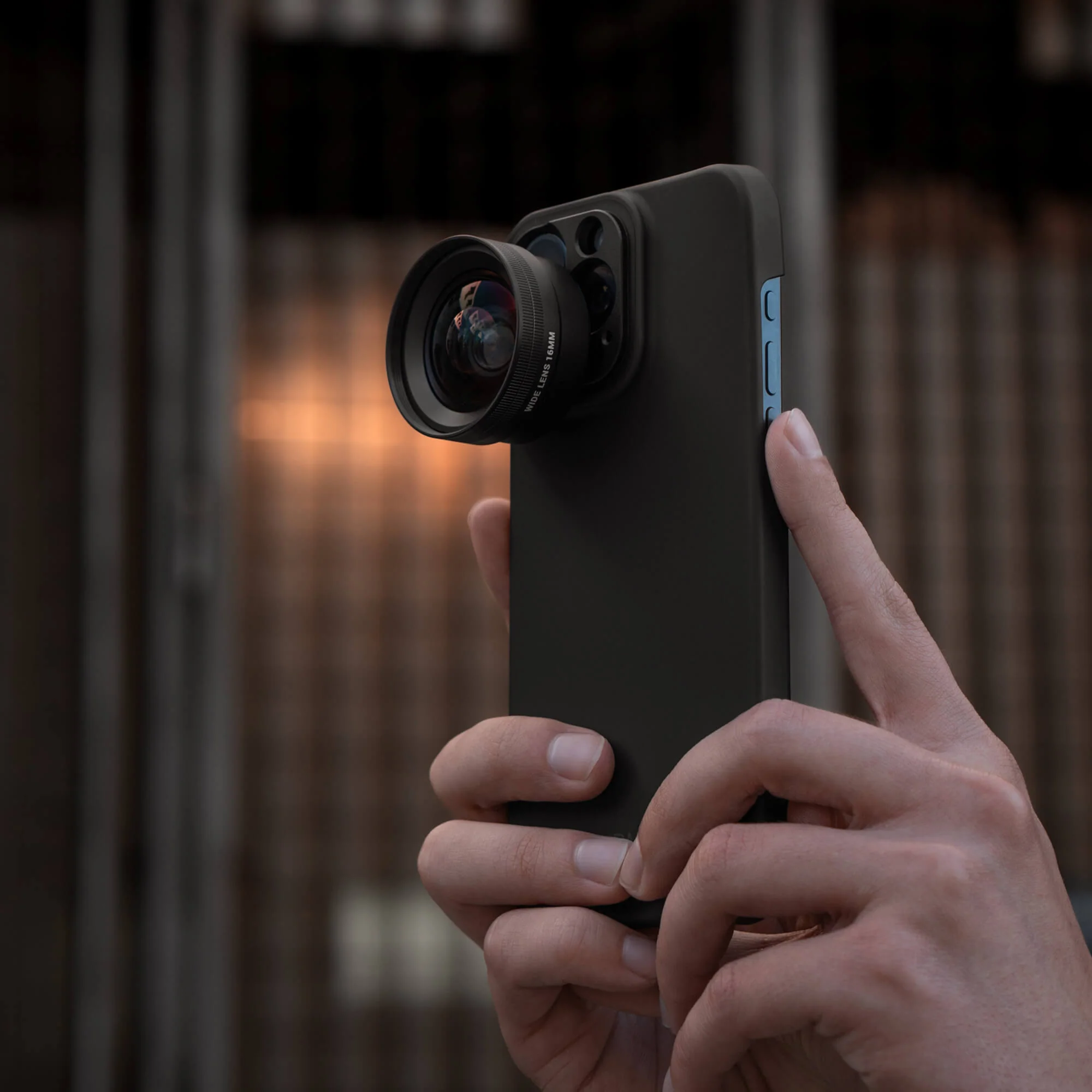 Refurbished Wide Lens Edition - iPhone 16 - Image 4